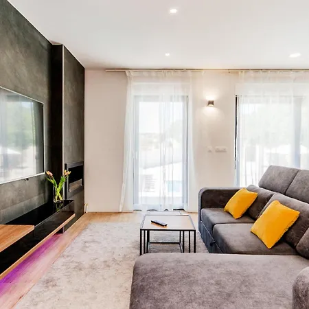 3 Bedroom Beautiful In Rastane Donje