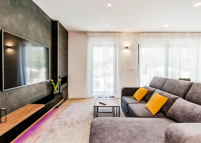 Beautiful In Rastane Donje