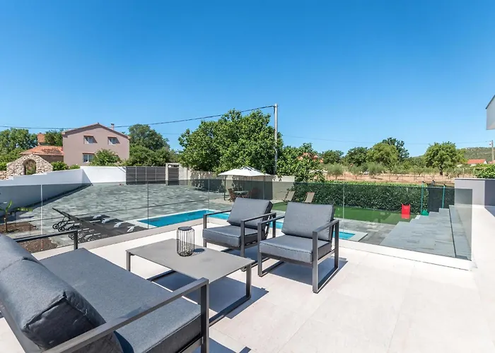 Beautiful In Rastane Donje Donje Rastane