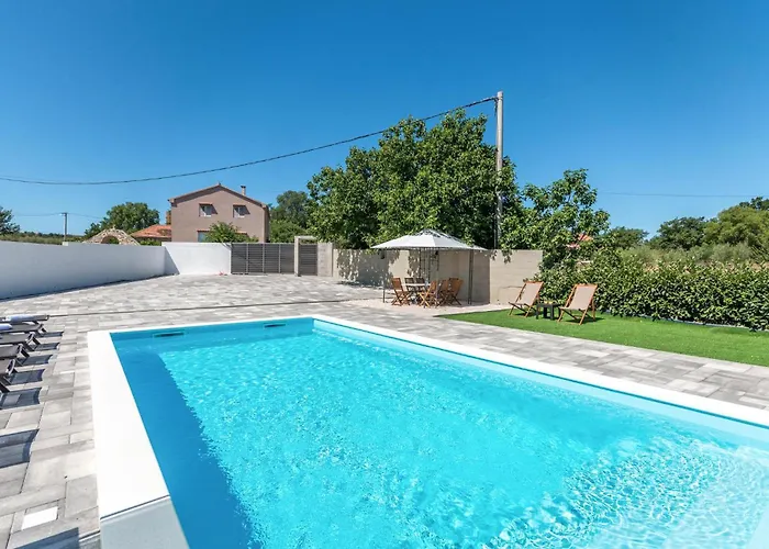 Beautiful In Rastane Donje